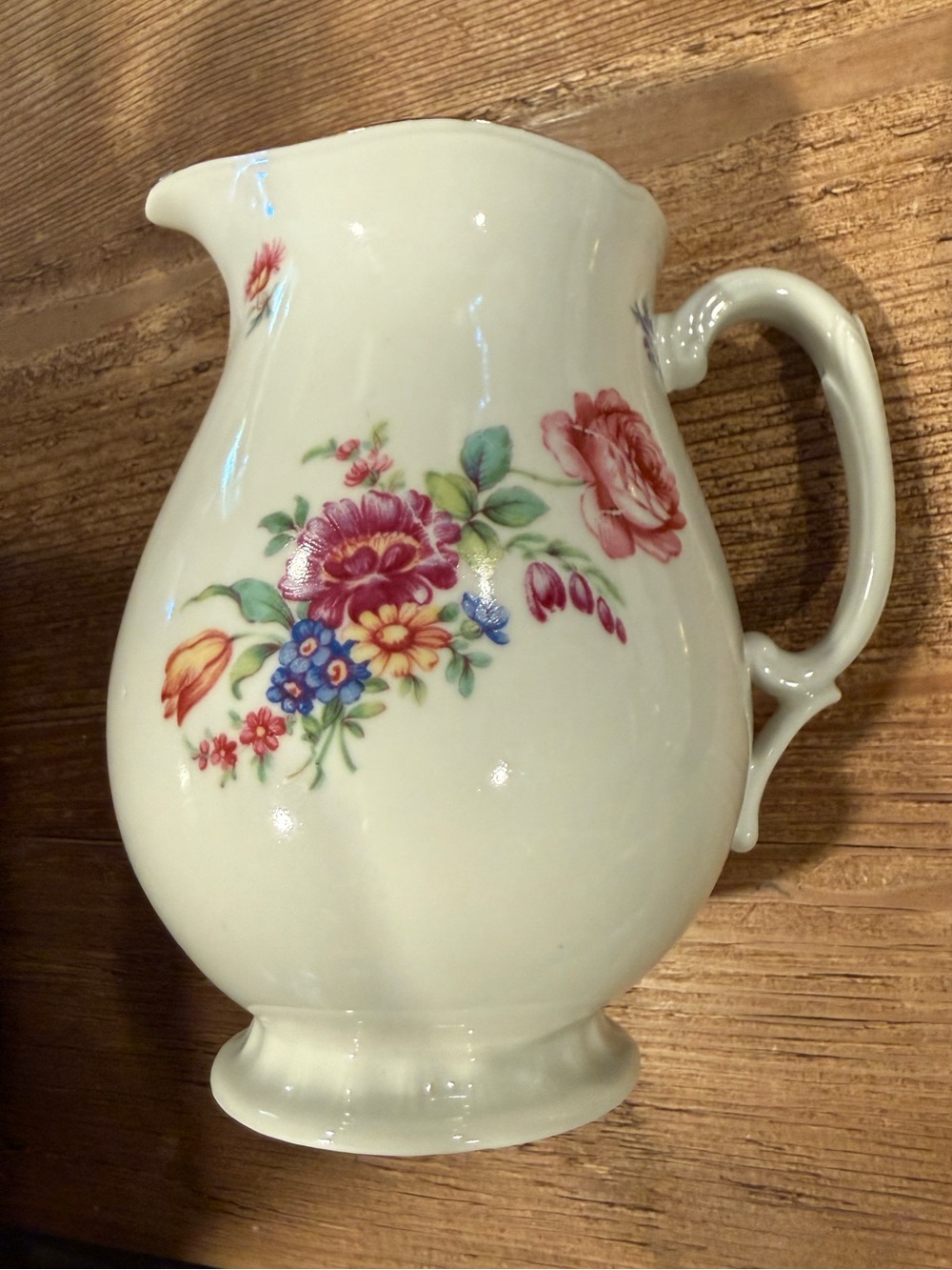 Sussie Langenthal creamer pitcher Chateau 1950 gold rim scallop edge Porcelain